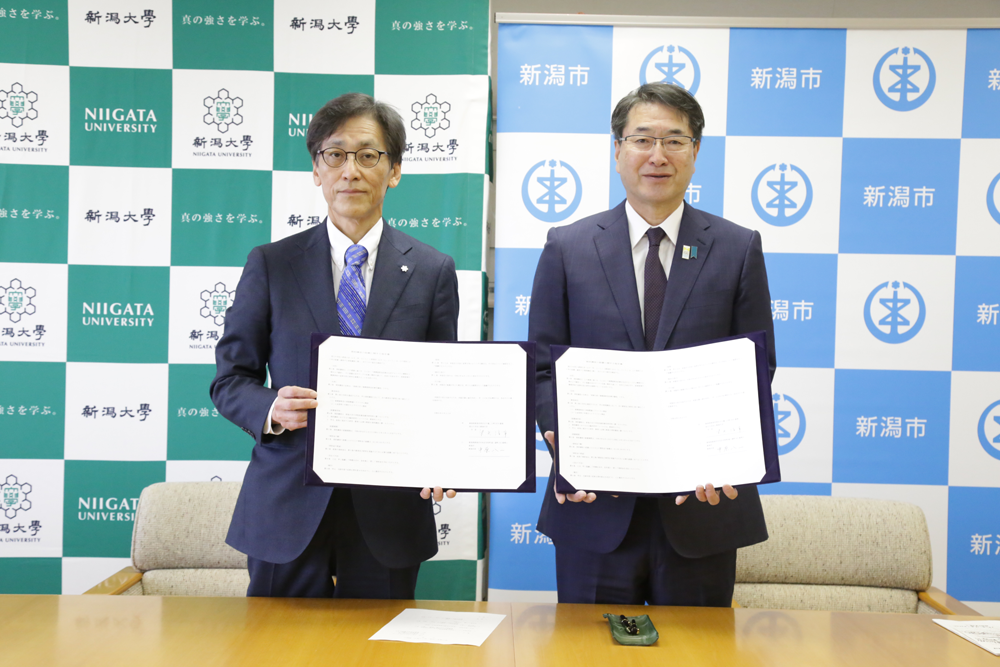 「地域を紡ぐ循環器救急医療学講座」設置に係る協定書締結式を行いました