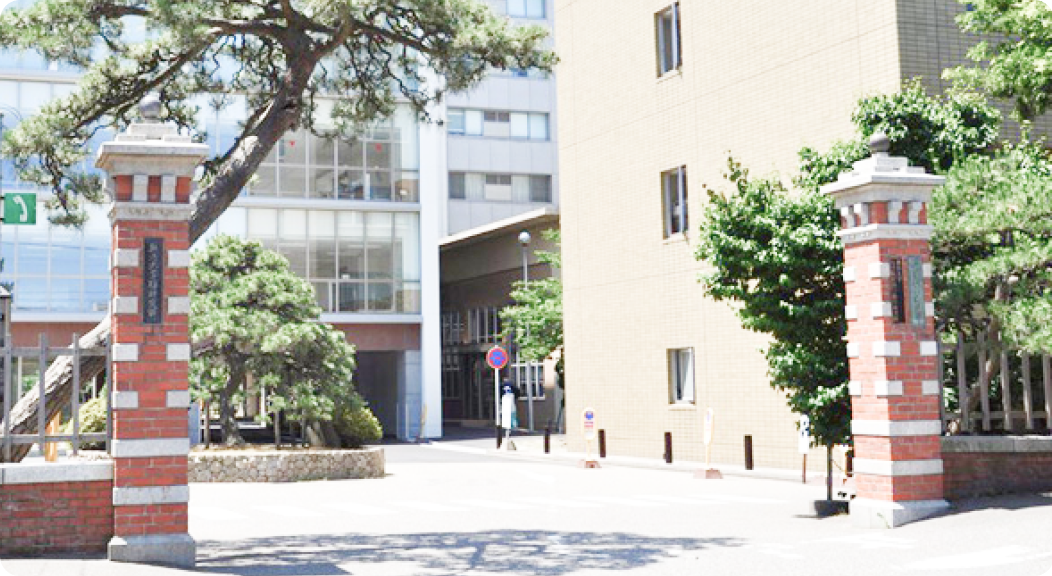 新潟大学医学部赤門